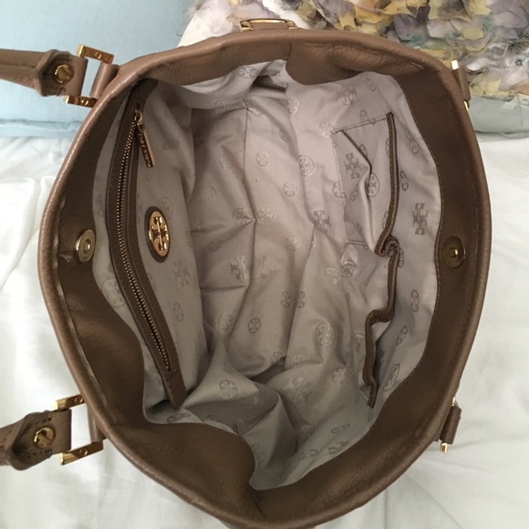 Gently Used Tory Burch Shoulder Bag - Picture 3 of 5
